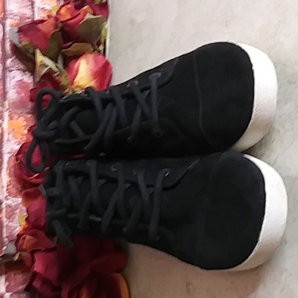 Tom's Paeso Black Suede High Top Sneakers - Picture 2 of 11